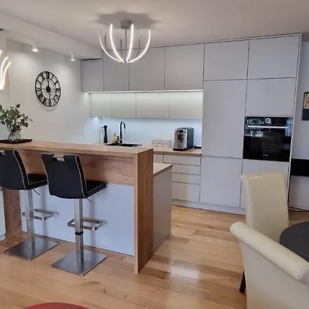 Apartament W Centrum Premium Ustrzyki Dolne Exterior photo